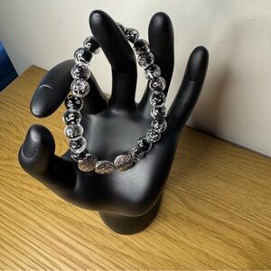 Glass Beaded White & Black Elastic Bracelet Metal Silver Plated Lentil